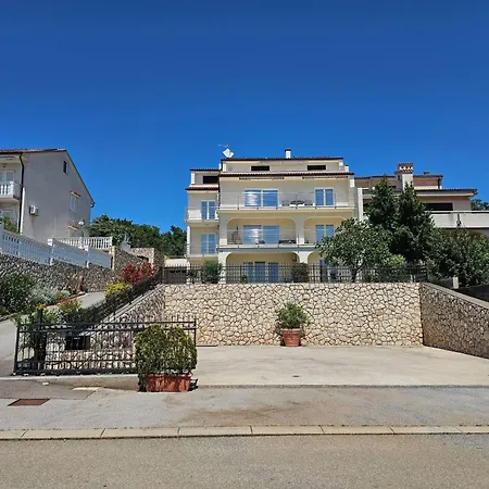 Appartamento Fuer 2 Personen By Interhome Novi Vinodolski